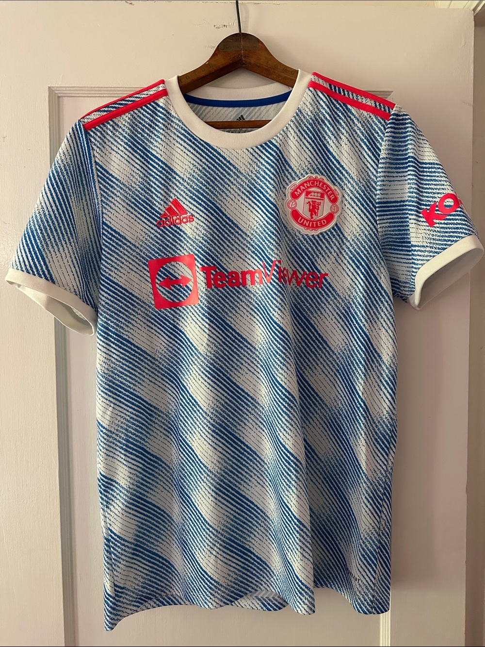 adidas Blue & White Manchester United R. Varane Away Jersey with Pink Large